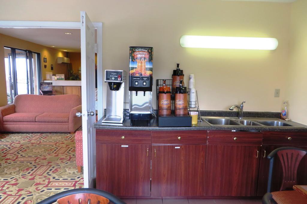 Days Inn By Wyndham Plainfield Luaran gambar