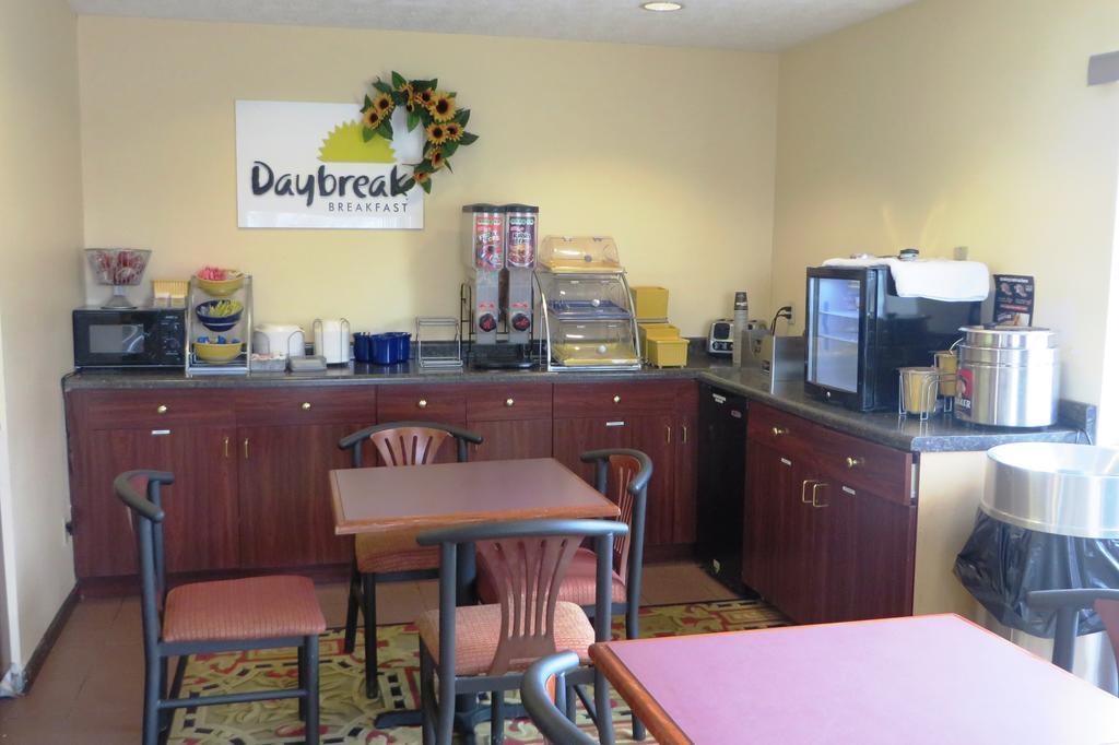 Days Inn By Wyndham Plainfield Luaran gambar